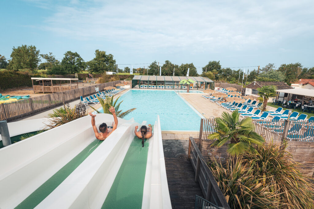 Toboggans Aquatiques Piscine au Camping du Lac du Jaunay – Vendee