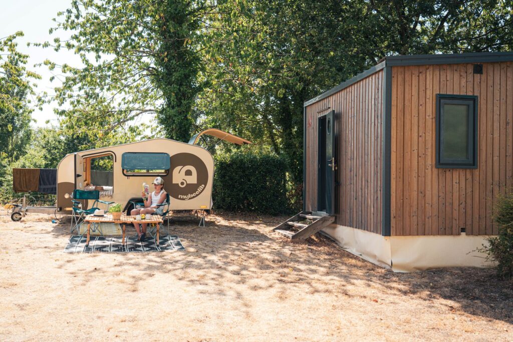 emplacement avec sanitaire individuel camping jaunay vendee