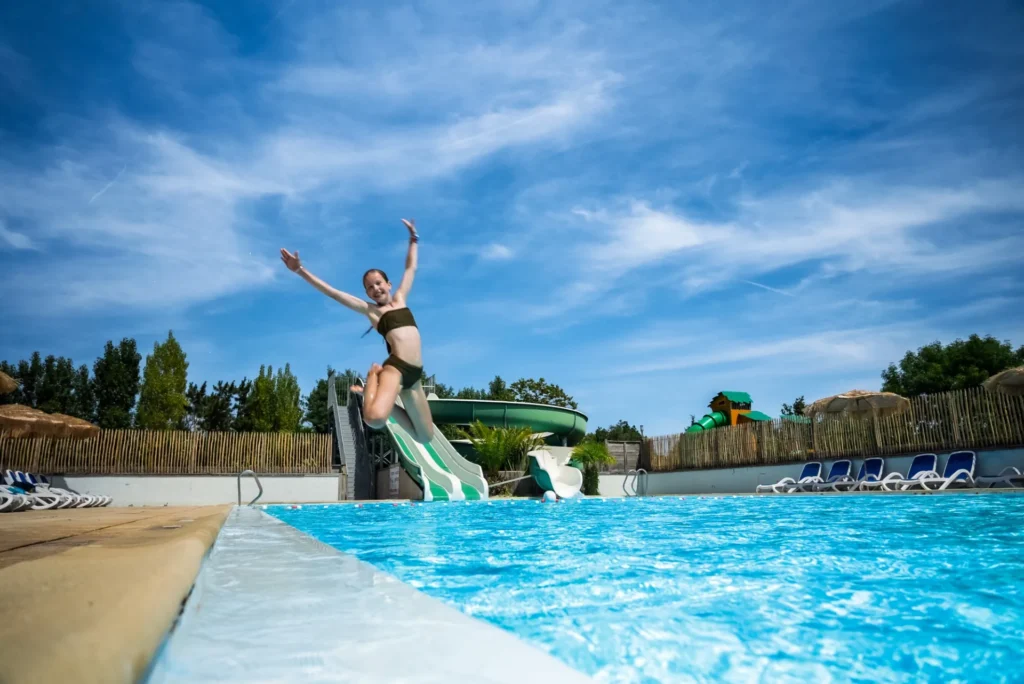 camping lac du jaunay vendee piscine toboggan