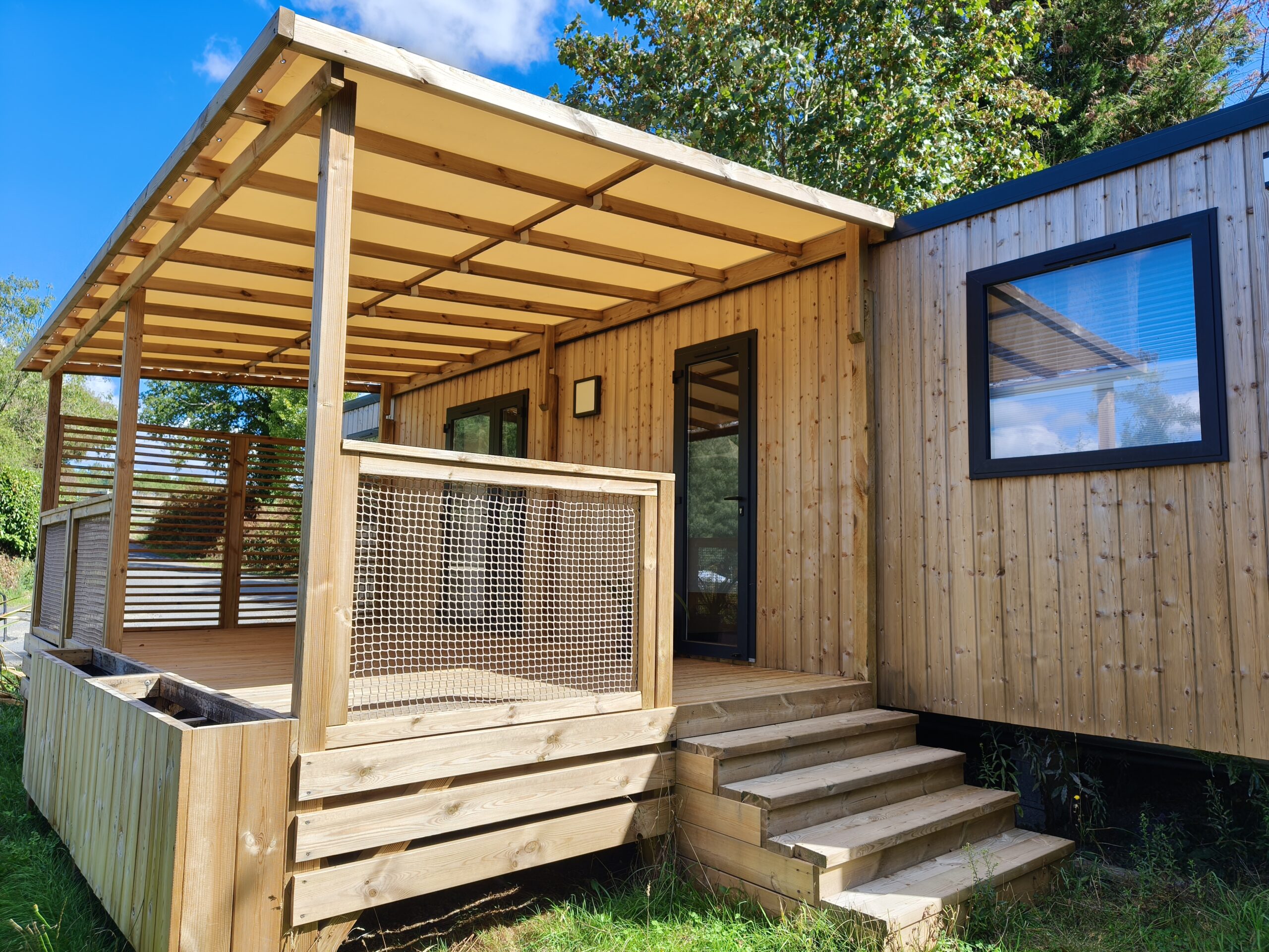 mobil home bois camping du lac du jaunay Landevieille scaled